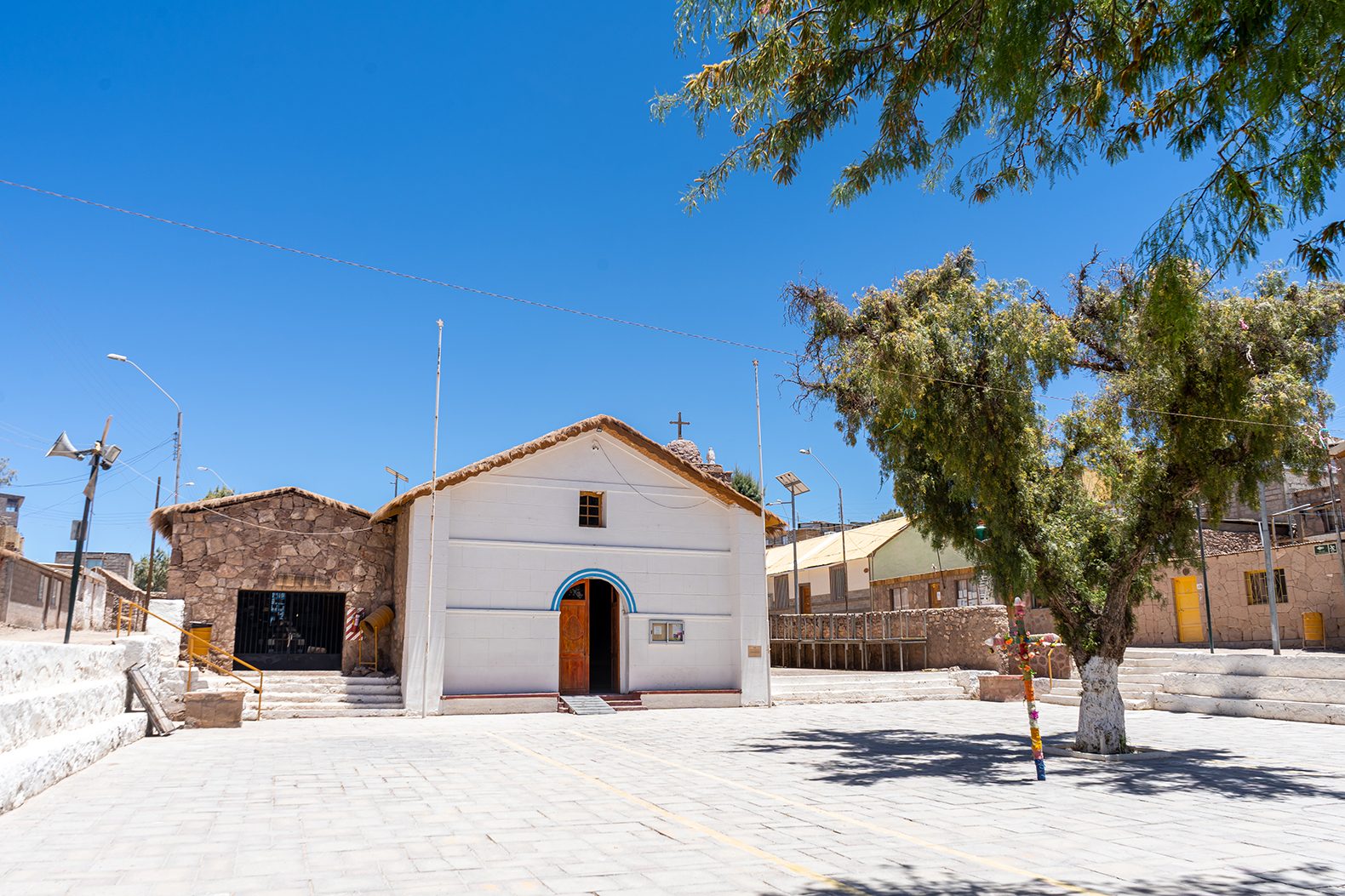 Iglesia colonial de adobe de Ayquina